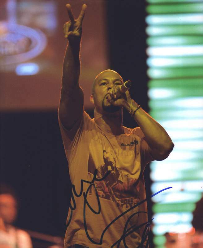 Common authentic signed rap 8x10 Photo Poster painting W/Certificate Autographed (A0168)