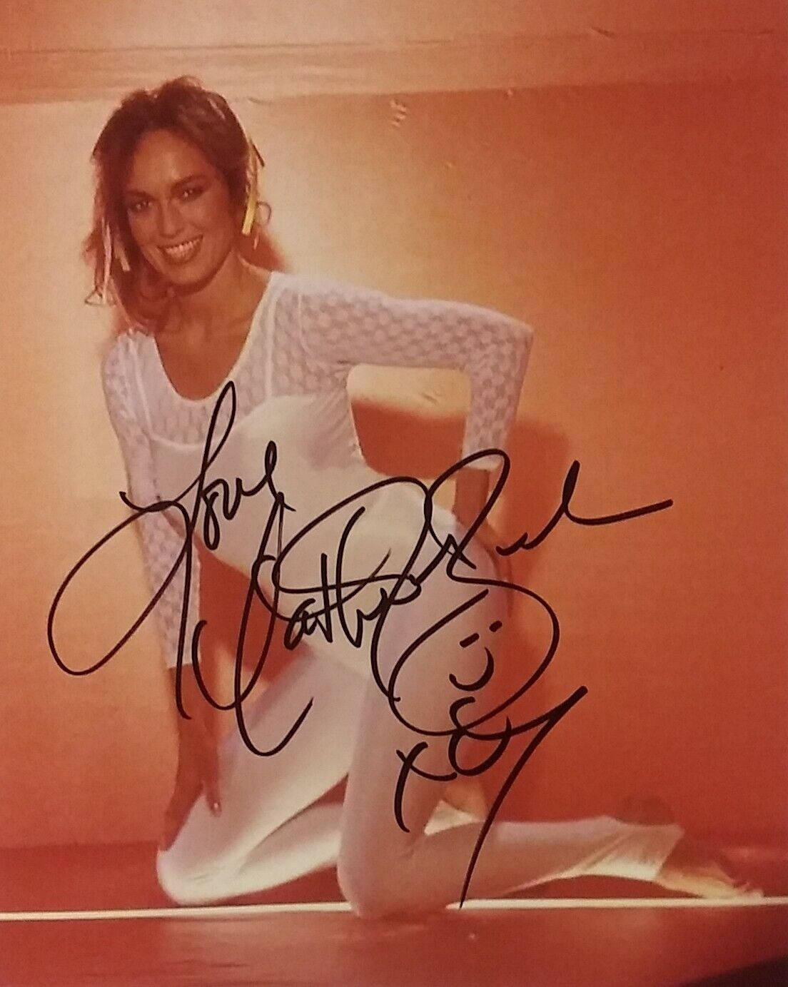 Catherine Bach signed 8 x 10