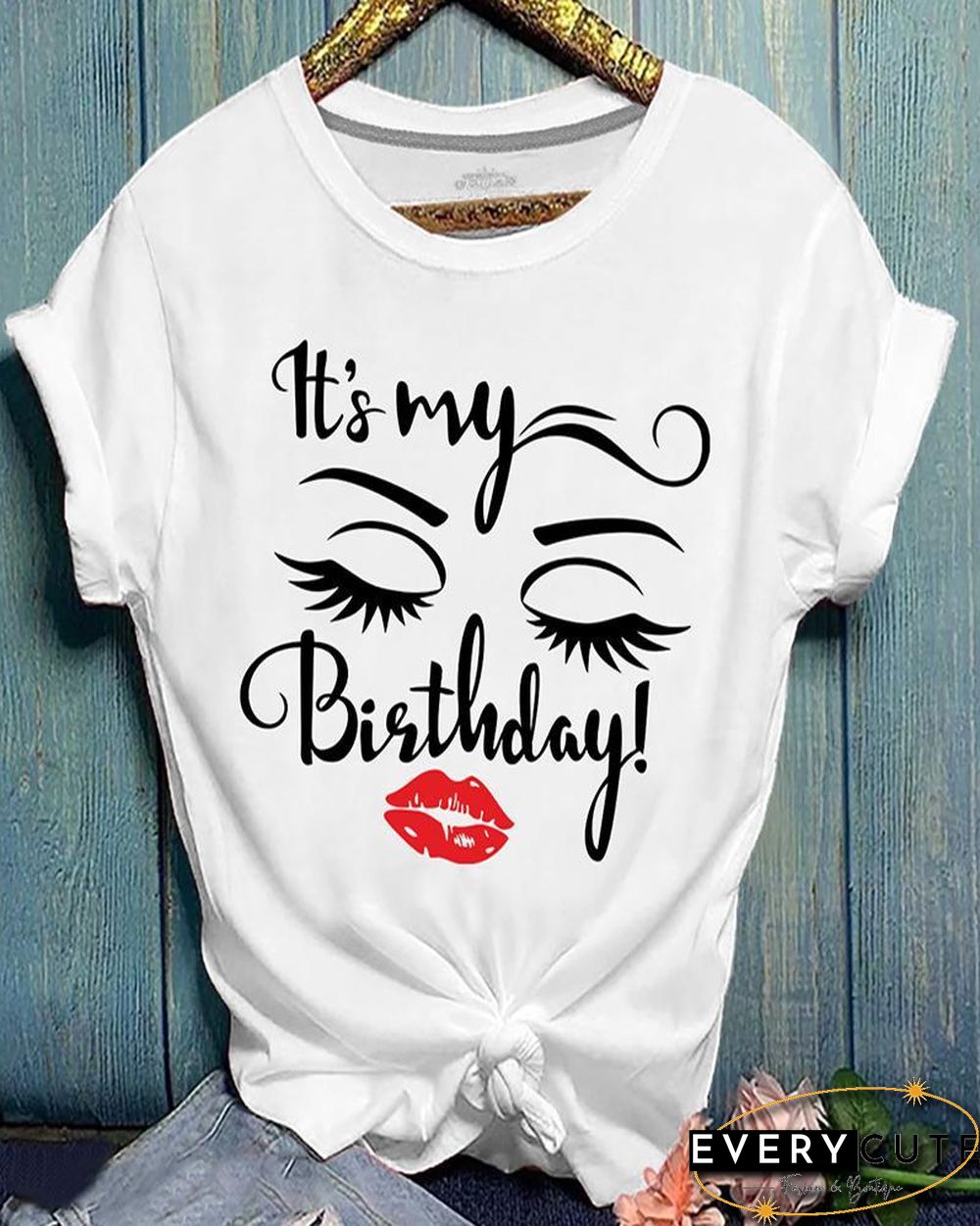 Letter / Lip / Eyelash Print Casual T-shirt P13187