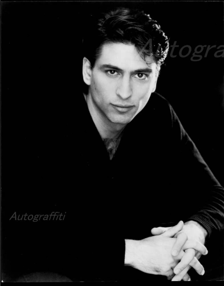 Vincent Spano - 8x10 Headshot Photo Poster painting - Alive