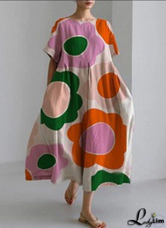 High-quality dress with a round neckline and a fashionable fit