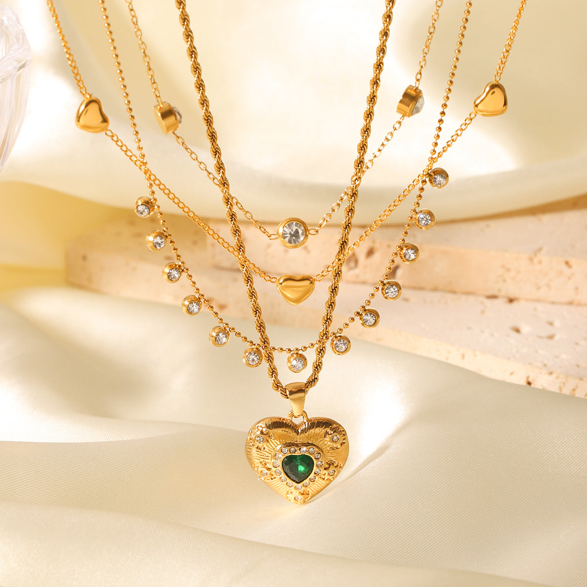 Ins Style Stainless Steel Love Necklace Inlaid With Zircon Clavicle Chain Female Titanium Steel 18K Gold-Plated Necklace