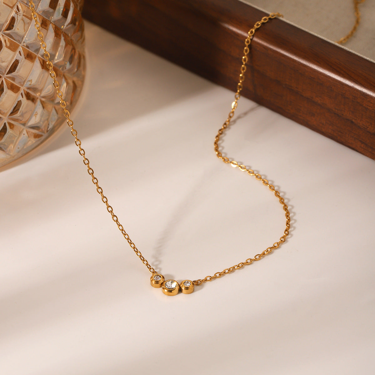 18K Gold Geometric Stainless Steel Inlaid Zircon Pendant Necklace Female Niche Design Titanium Steel Clavicle Chain