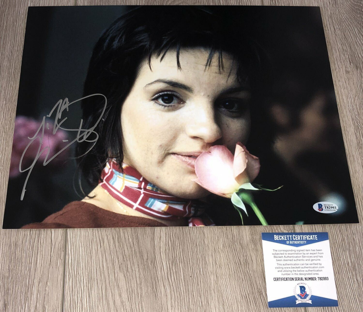 LIZA MINNELLI SIGNED AUTOGRAPH CABARET 11x14 Photo Poster painting w/PROOF & BECKETT BAS COA