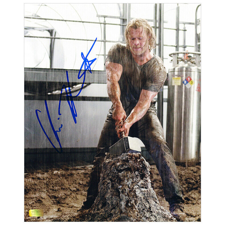 Chris Hemsworth Autographed Thor Mjolnir Hammer 8x10 Photo Poster painting