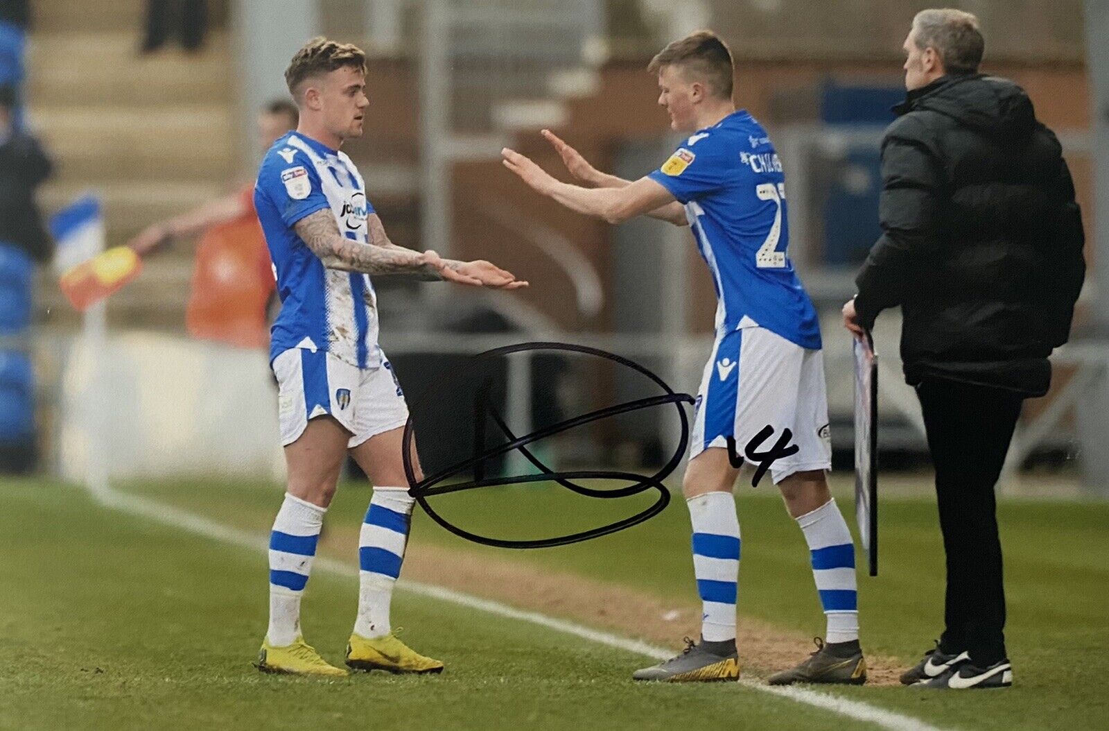 Noah Chilvers Genuine Hand Signed Colchester United 6X4 Photo Poster painting