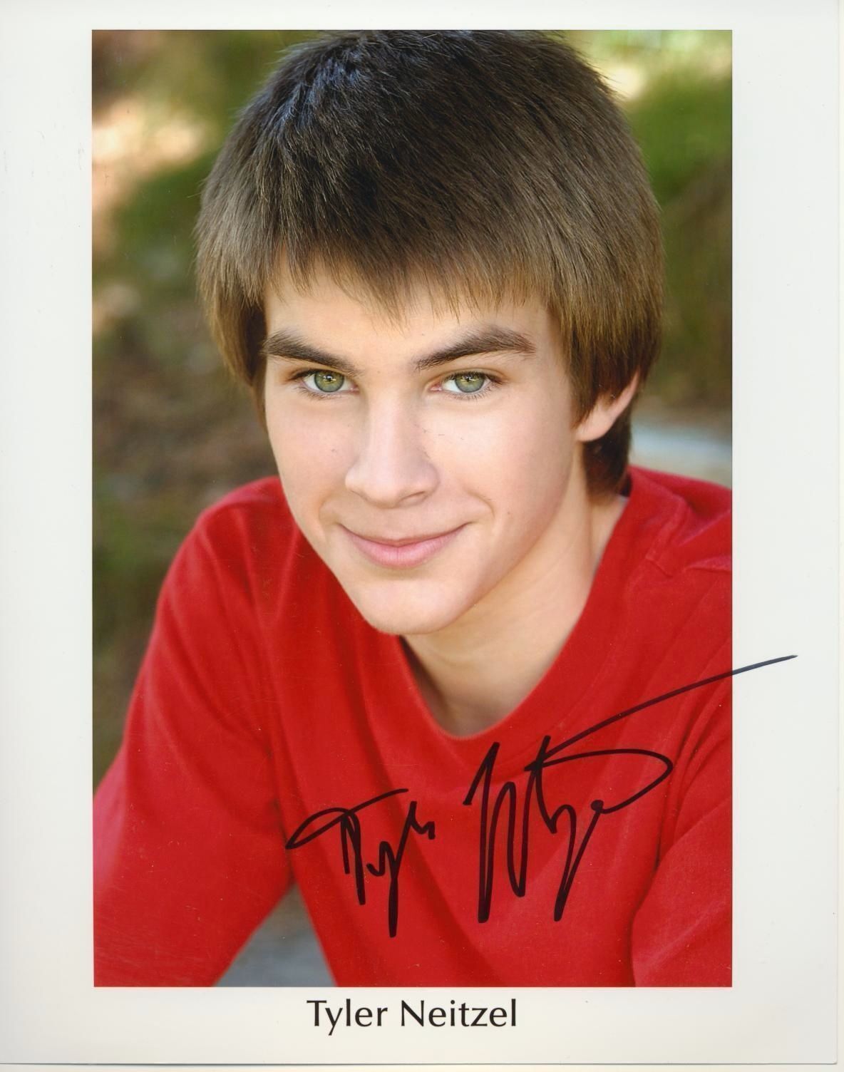 Tyler Neitzel Autograph Signed 10x8 Photo Poster painting AFTAL [6849]