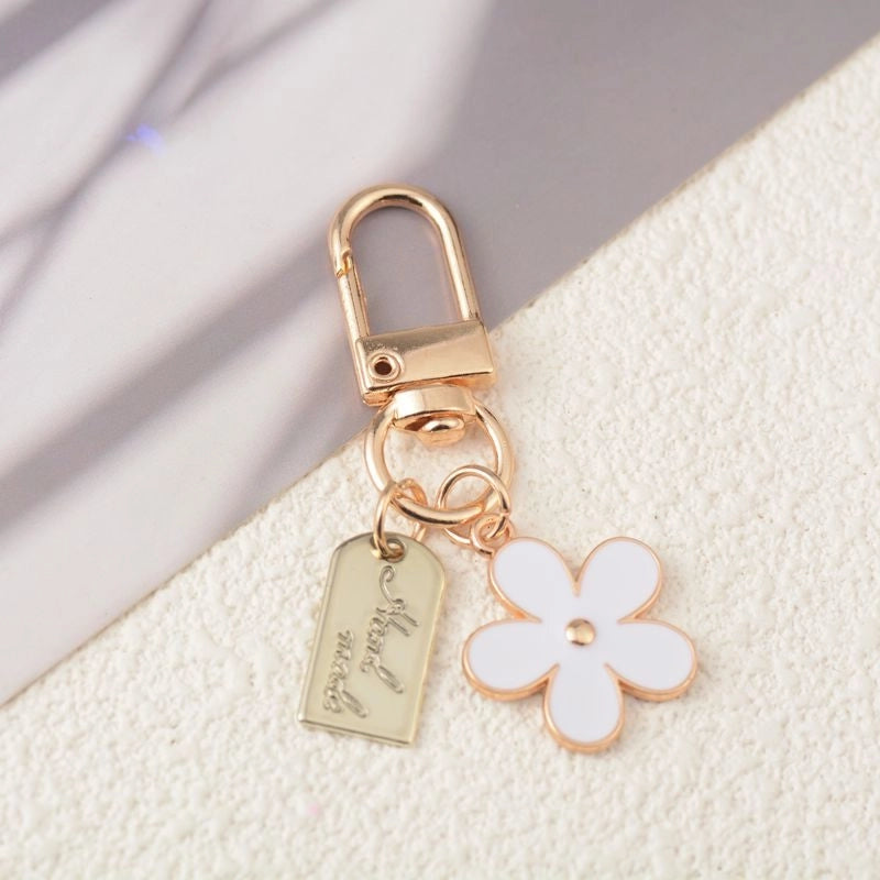Cute Minimalist Flower Metal Unisex Bag Pendant Keychain