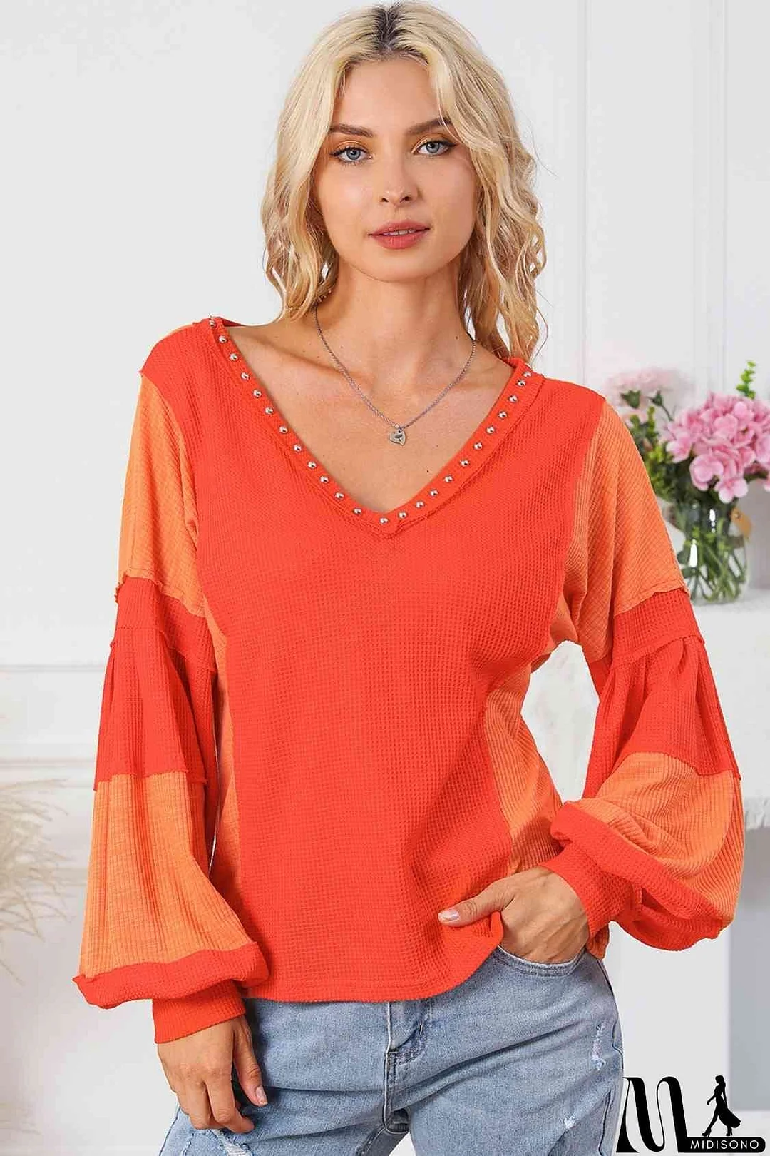 MidiSono - Color Block V-Neck Top