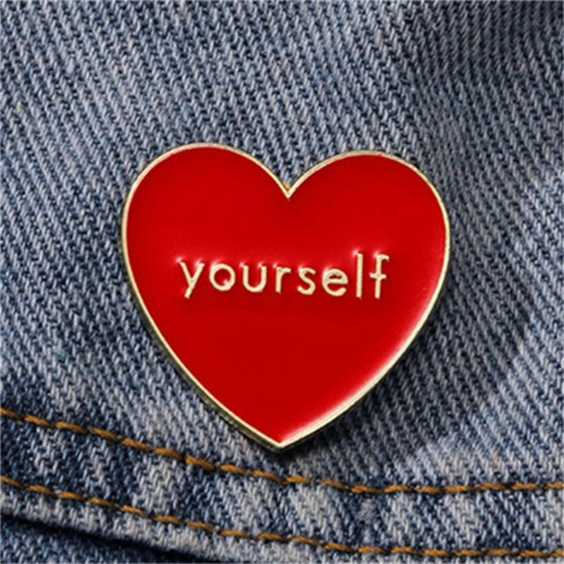 Preppy Style Modern Style Streetwear Letter Heart Shape Alloy Stoving Varnish Plating Unisex Corsage Brooches Collar Pin