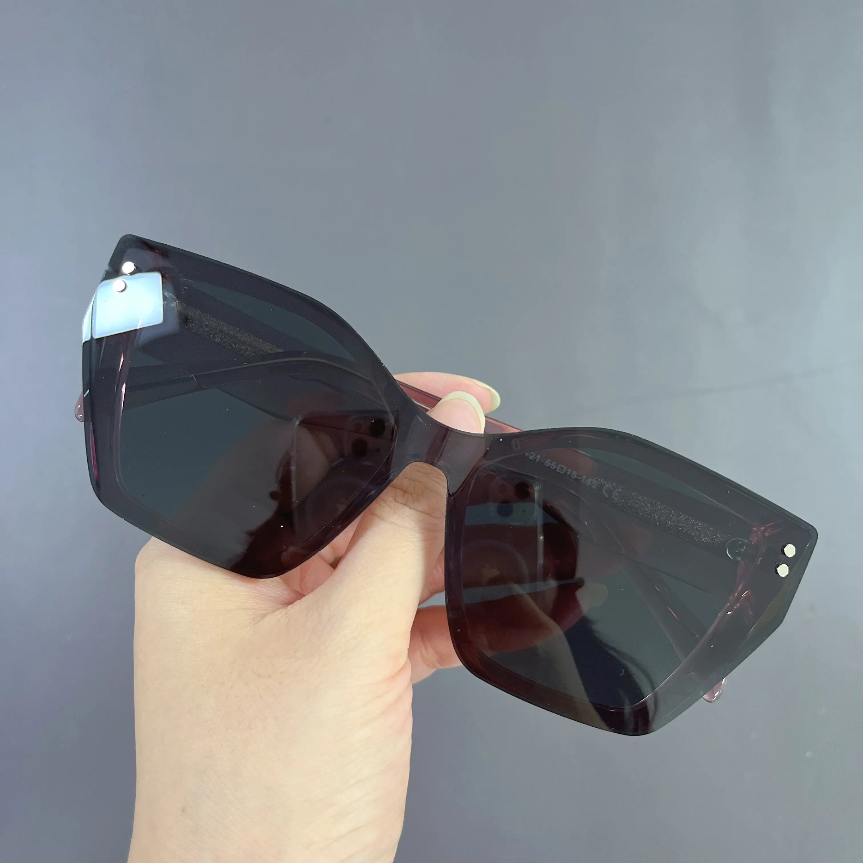 Square Acetate Frame Sunglasses + Accessory Eyewear Kit Portico Square Sunglasses | Italian Acetate Frames | Monos main image 4