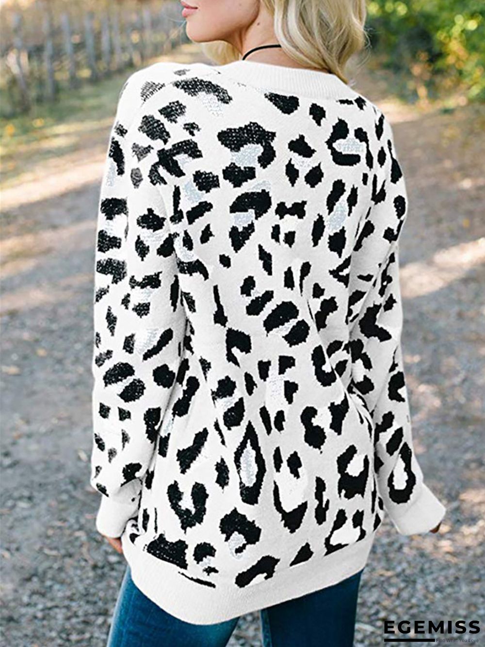 Fashion Leopard Jacquard V-neck Sweater | EGEMISS