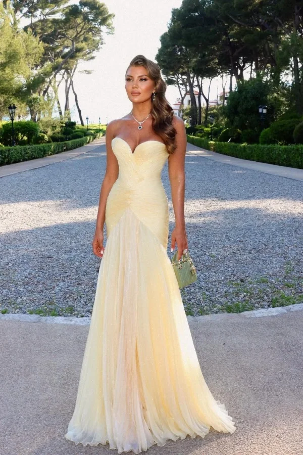 Design Light Yellow Sleeveless Sweetheart Pleated Prom Dress YK0122