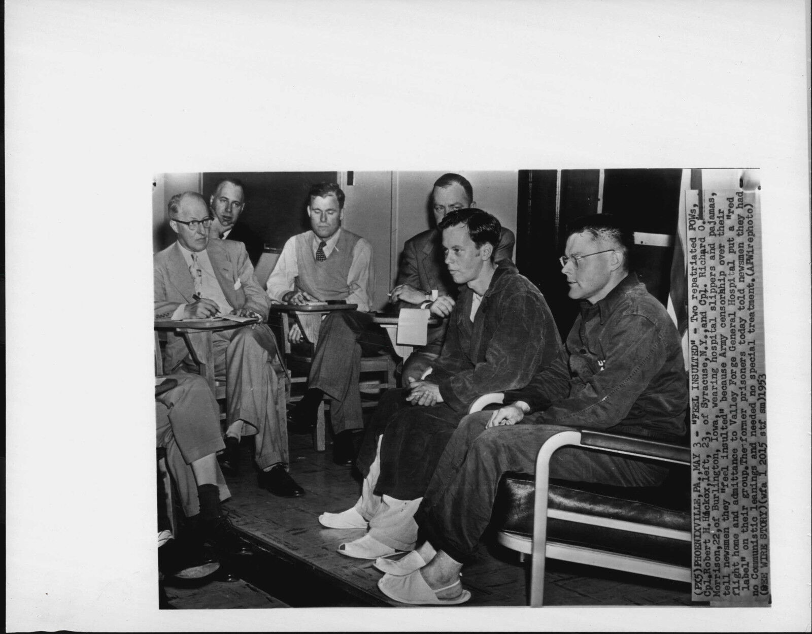 d Prisoners Robert Kickox & Richard Morrison 1953 Korea War Press Photo Poster painting