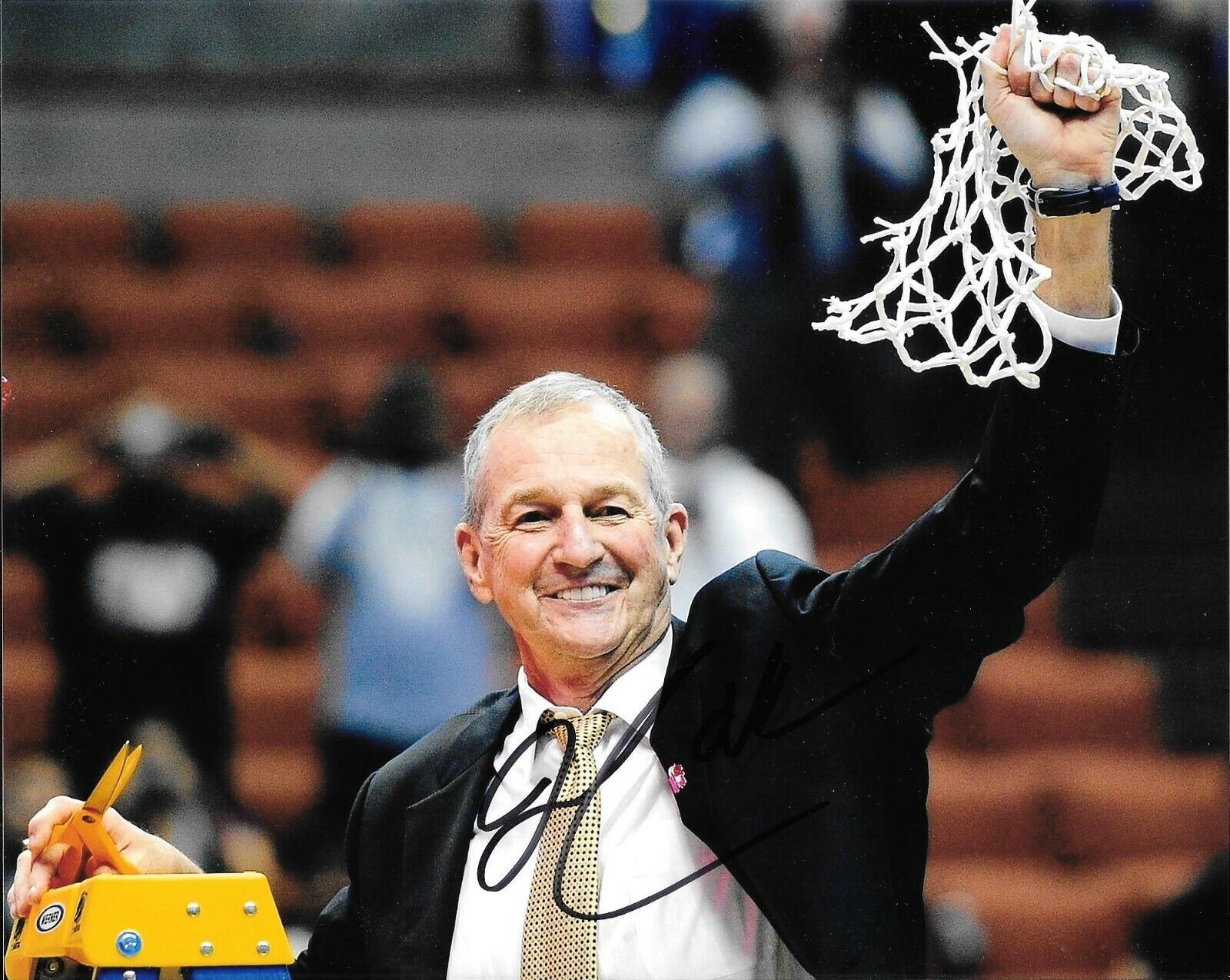 JIM CALHOUN HAND SIGNED UCONN HUSKIES 8X10 Photo Poster painting W/COA