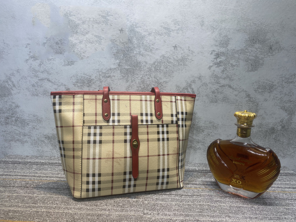 【Factory Discount🔥】2023 Burberry fashion women's hand-held large tote bag-Middle East big discount promotion💥