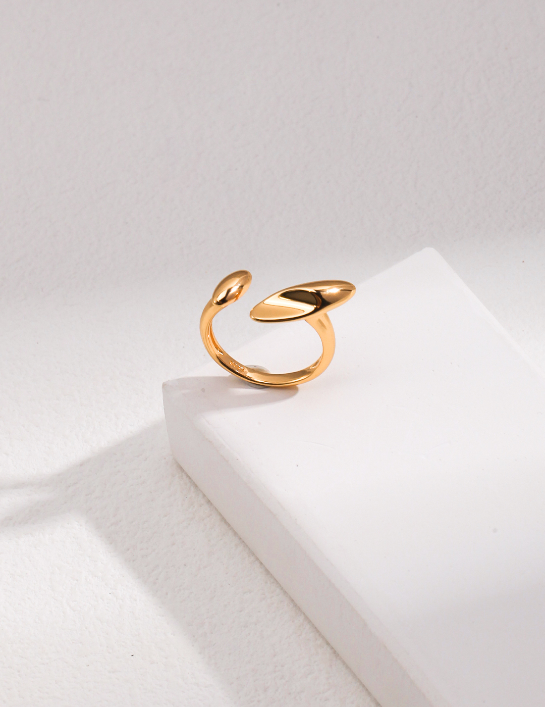Minimalist Oval Sculpture Ring