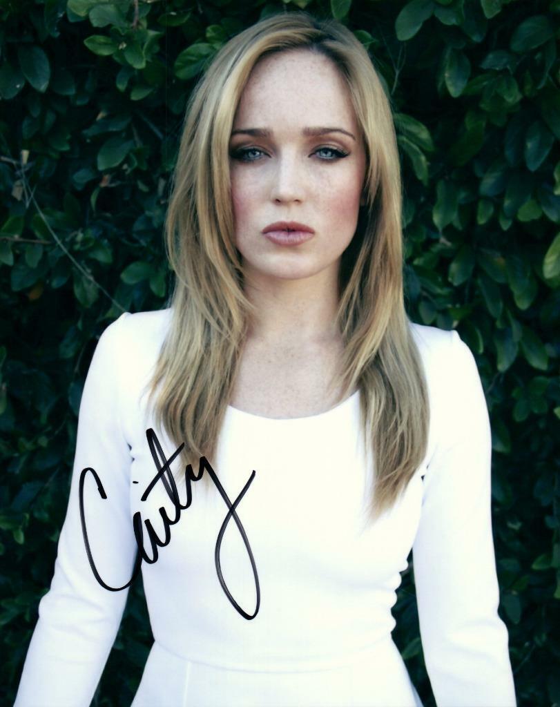 Caity Lotz signed 8x10 Photo Poster painting Picture autographed Pic includes COA