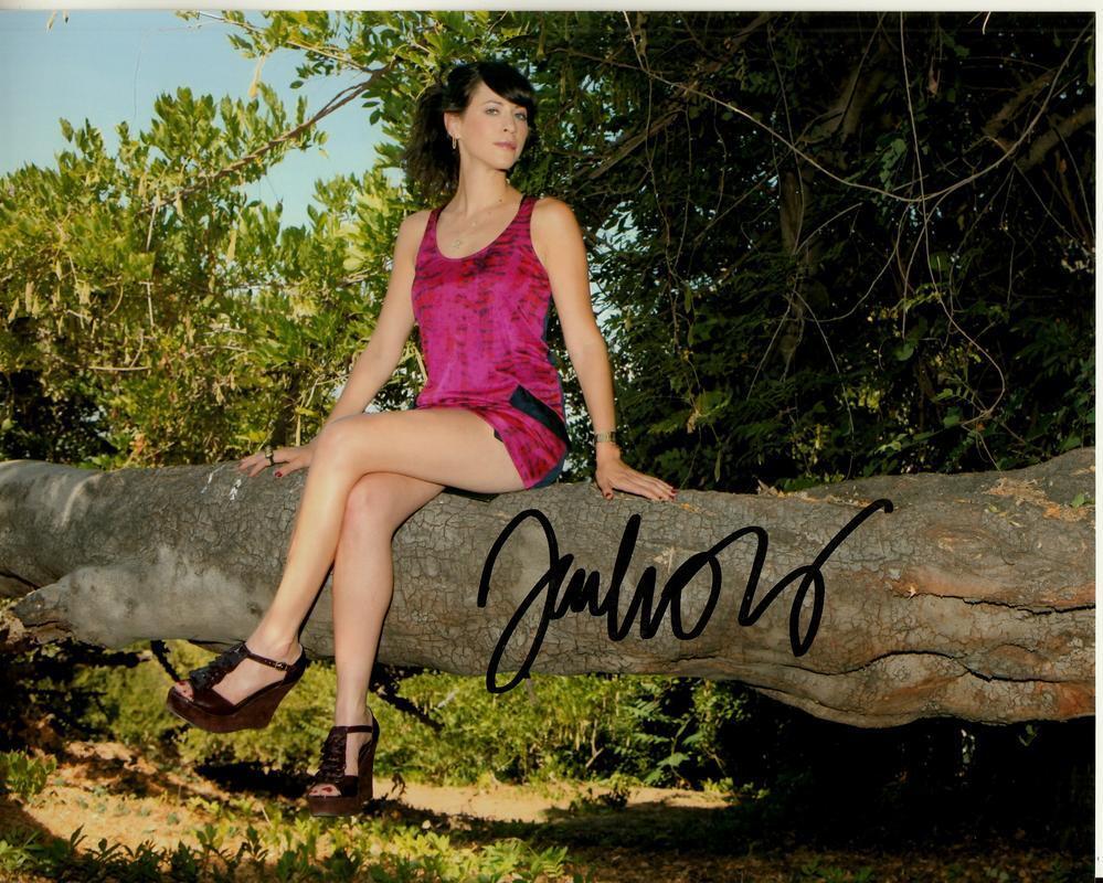 JACKIE TOHN hand-signed SEXY LEGS OUTDOOR 8x10 PORTRAIT authentic w/ UACC RD COA