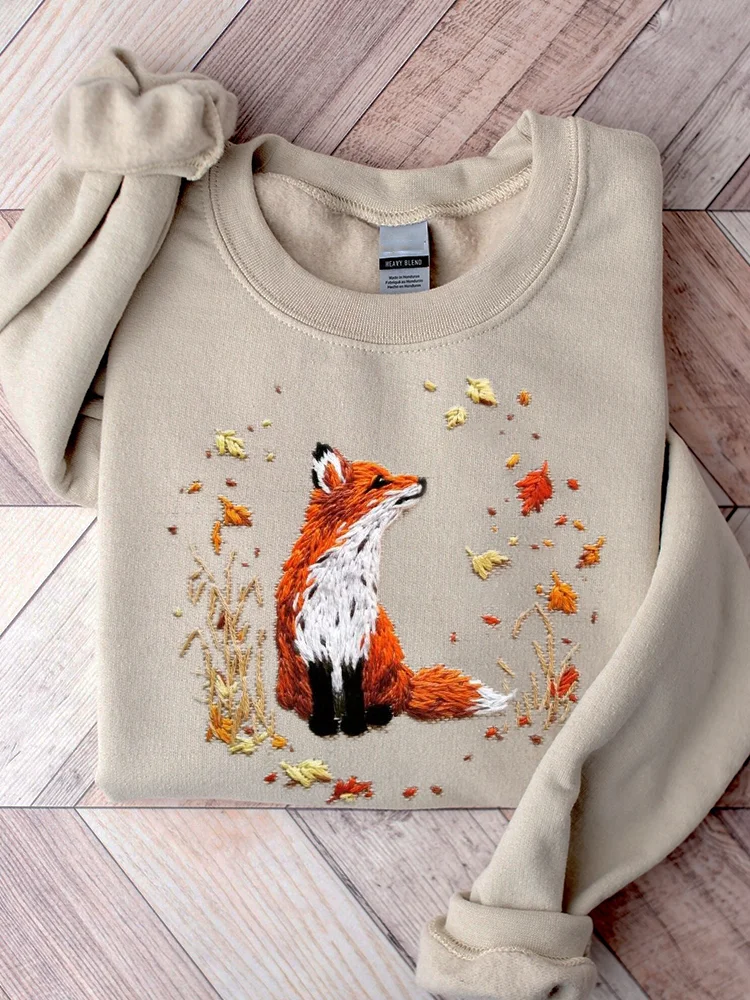 Bequemes Sweatshirt mit Fuchs- und fallenden Blättern-Stickerei