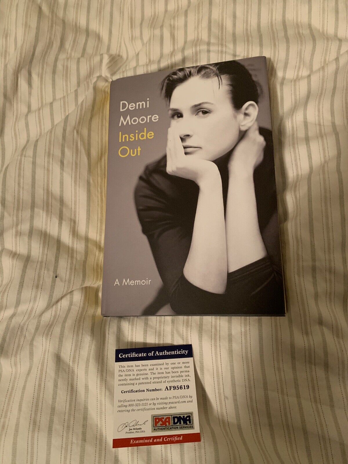 Demi Moore Signed Autographed Book