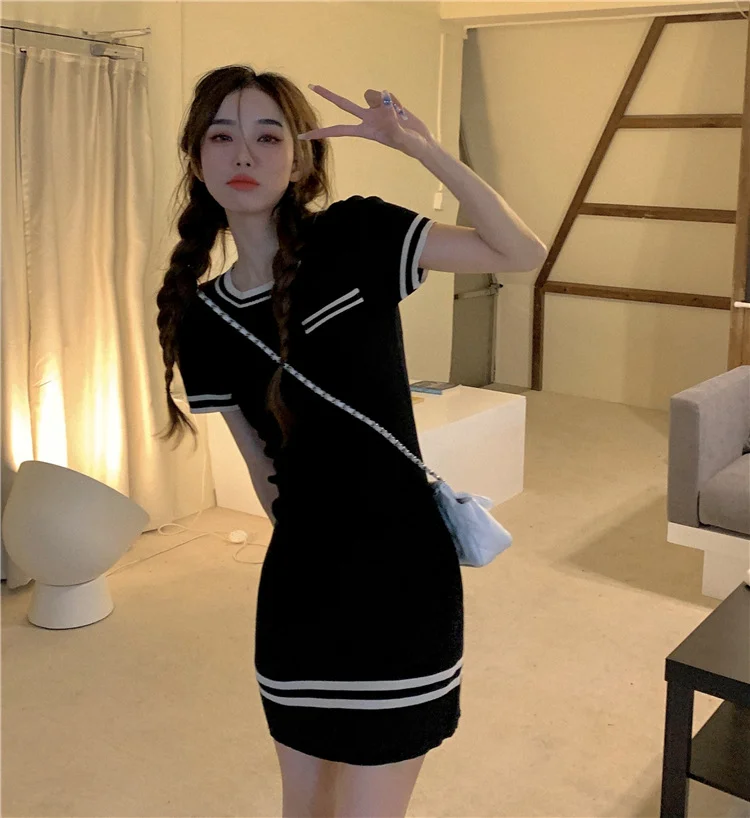 Uveng Uveng Temperament Sexy Knitted Dress Women's Summer 2023 New Niche Design Chic Skirt A Word Skirt