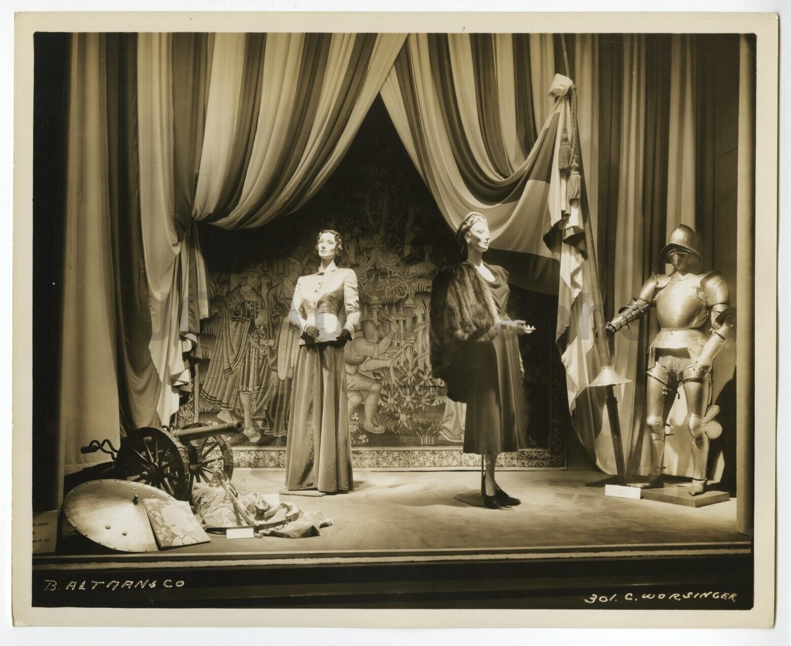 B. Altman & Co. NYC Fashion Mannequin Window Display Vintage 8x10 Photo Poster painting (1940s)