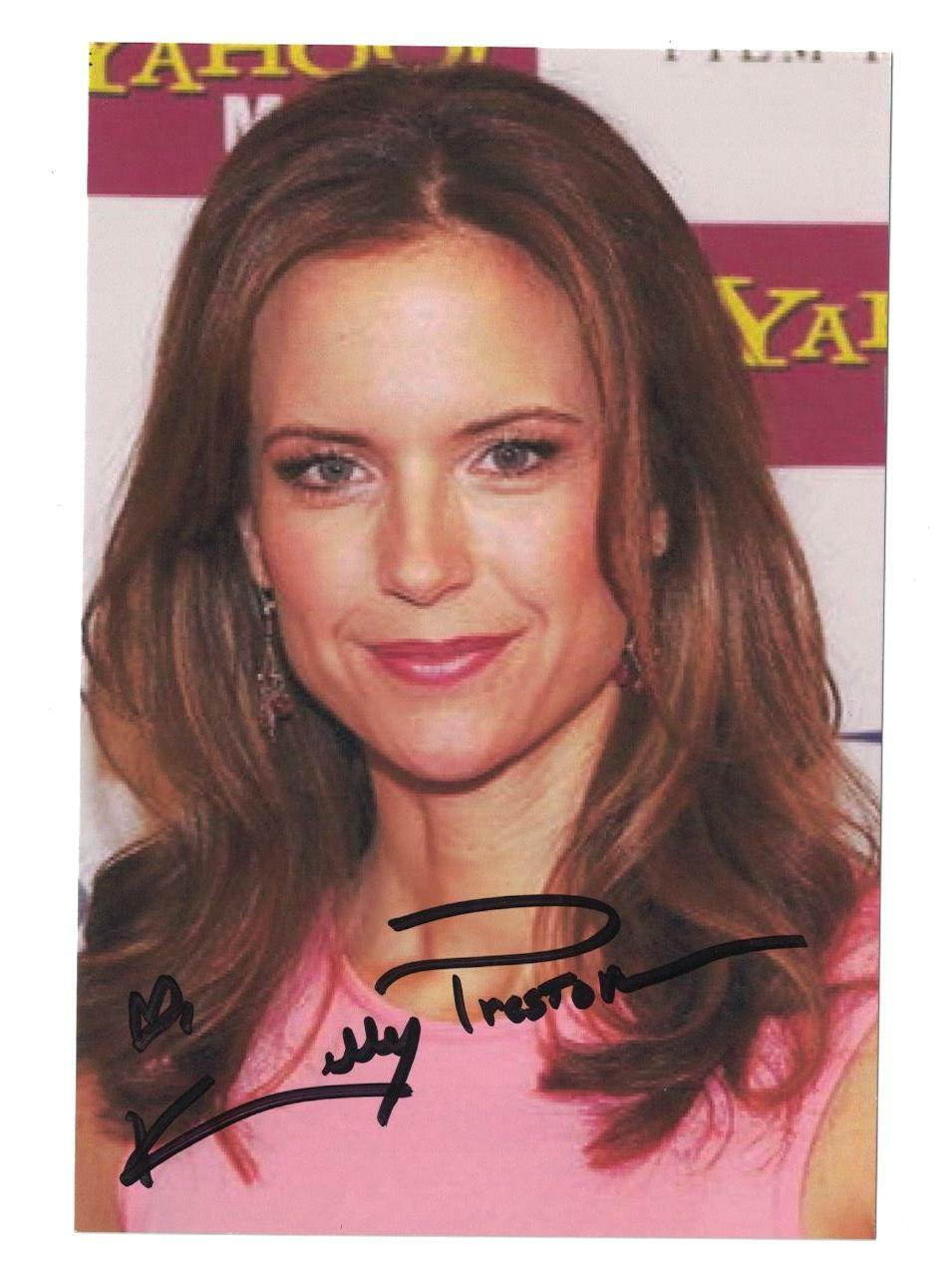 Kelly Preston Signed Autographed 4 x 6 Photo Poster painting Actress Model Sexy D