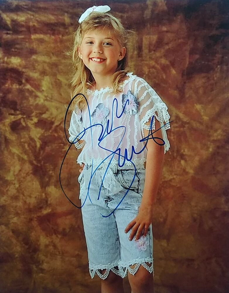 Jodie Sweetin signed 8 x 10