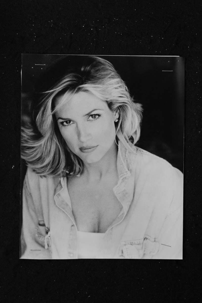 Pamela Bowen - 8x10 Headshot Photo Poster painting w/ Resume - Days of our Lives