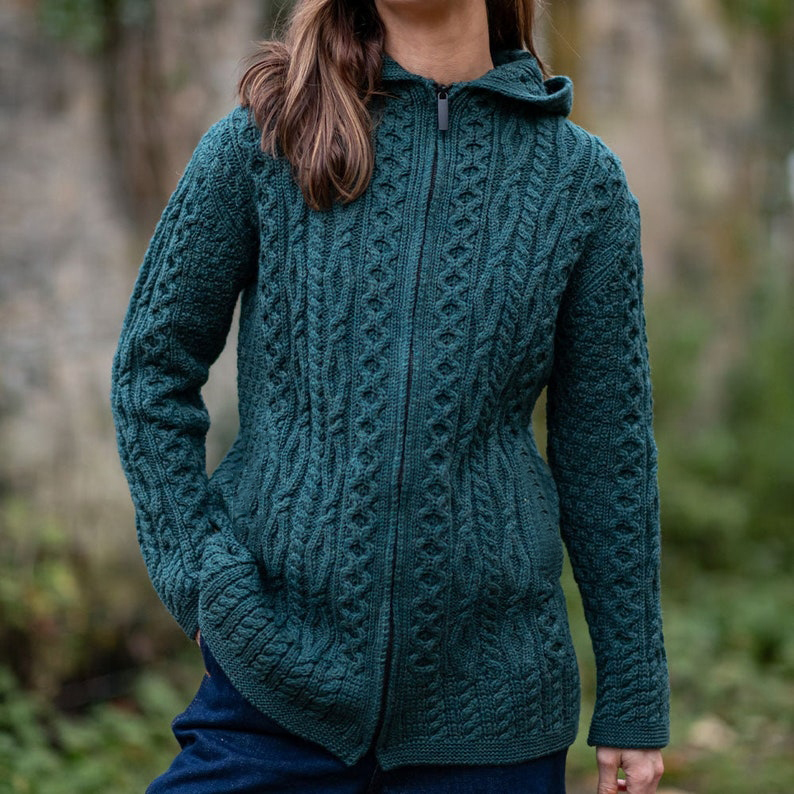 Women's Clan Pattern Zip Hooded Sweater wearshes