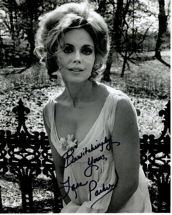 LARA PARKER signed autographed DARK SHADOWS ANGELIQUE Photo Poster painting GREAT CONTENT