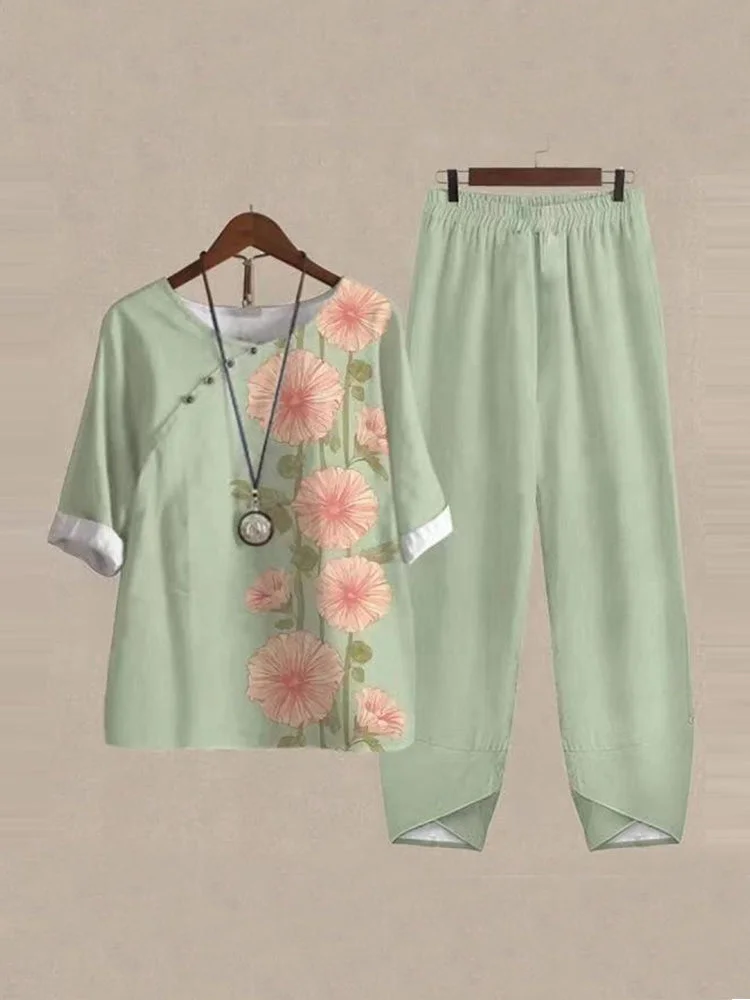 Women's Graphic Printed Half Sleeve Scoop Neck Two-Pieced Sets