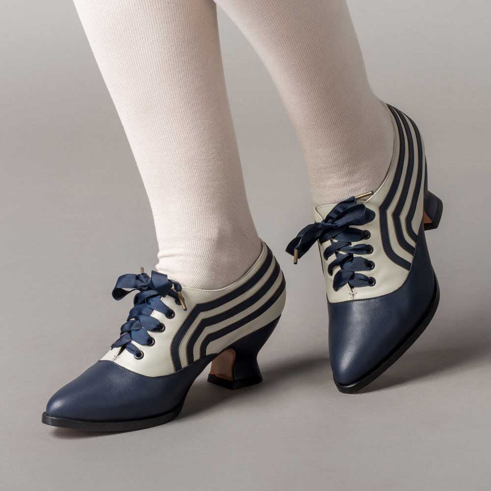 Vintage Navy & Ivory Lace-Up Pointed Toe Spool Heel Oxford Shoes Women Nicepairs