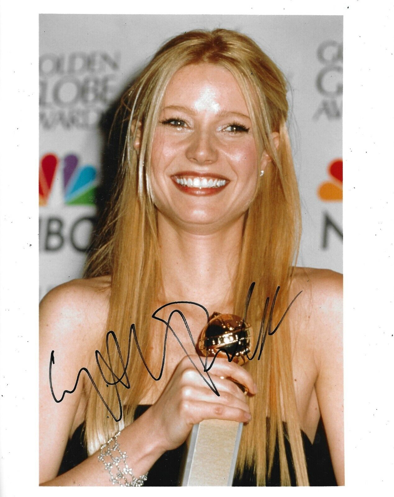 Gwyneth Paltrow Signed 10x8 Photo Poster painting AFTAL