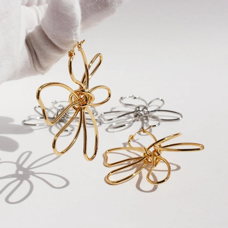 1 Pair Exaggerated Sweet Artistic Flower Hollow Out Brass 24K Gold Plated Earrings