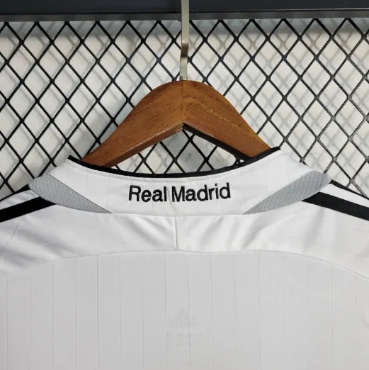 Retro 2006-07 Real Madrid Home Football Shirt