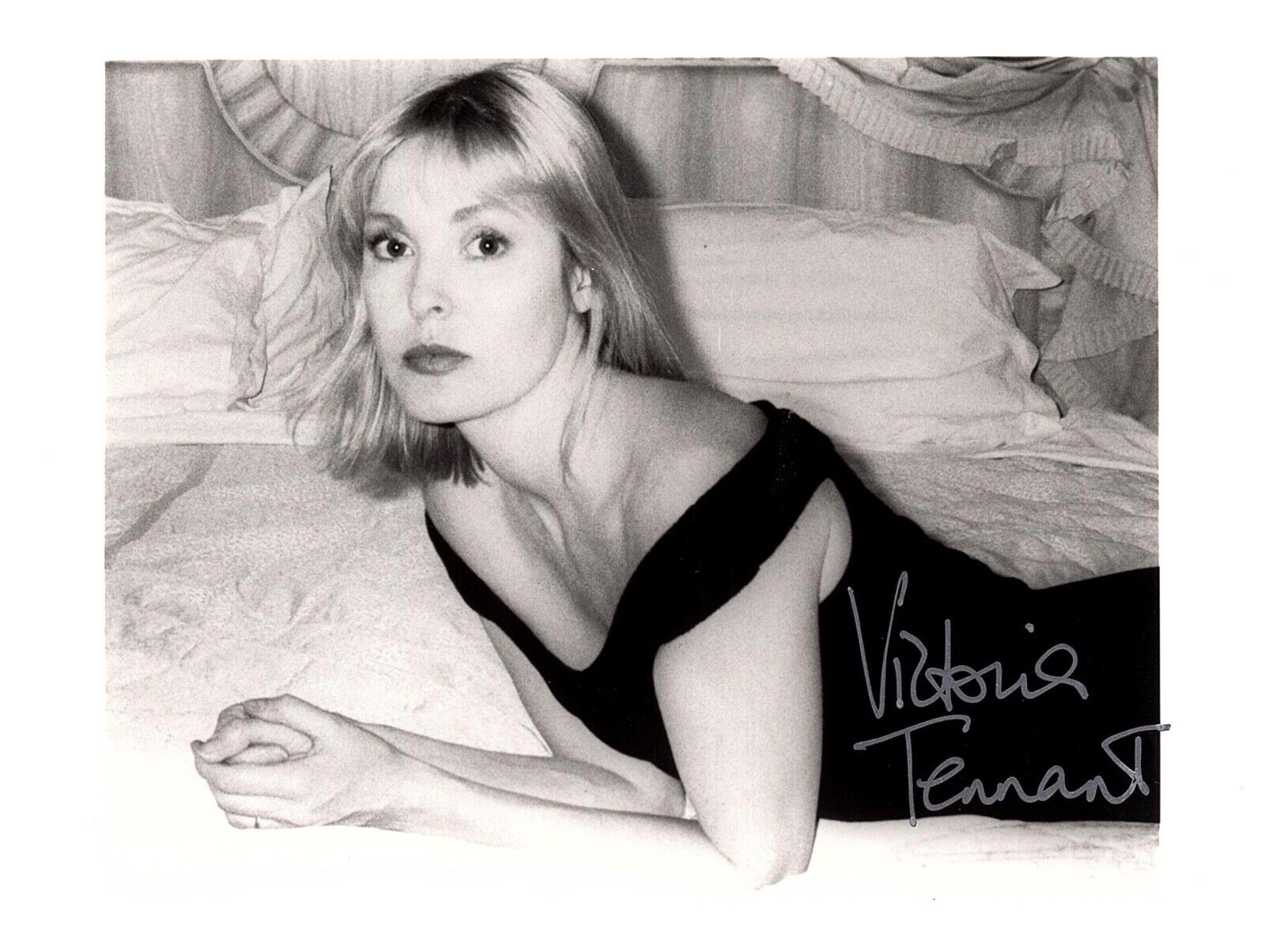 VICTORIA TENNANT AUTOGRAPHED Hand SIGNED 5x7 Photo Poster painting w/COA The Winds of War