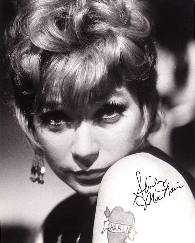 SHIRLEY MacLAINE Signed Photo Poster paintinggraph - Beautiful Film Actress - Preprint