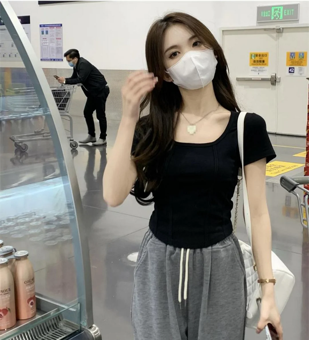 Uveng Uveng Collar T-Shirt Women's Summer Korean Version 2024 New Spice Girl Design Sense Slim Slim Short Short-Sleeved Jacket