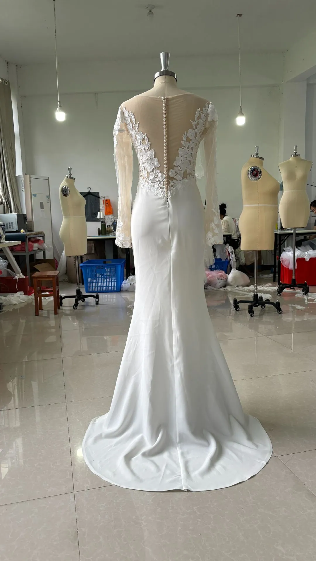 Uveng Uveng Dress Sexy Fairy Gas Noble Fashion White Banquet Temperament Fishtail Dress Light Luxury Niche