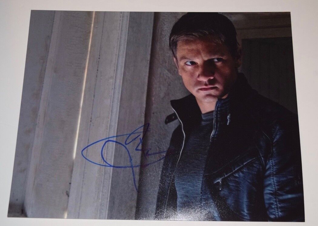 Jeremy Renner Signed Autographed 11x14 Photo Poster painting The Town Avengers COA VD