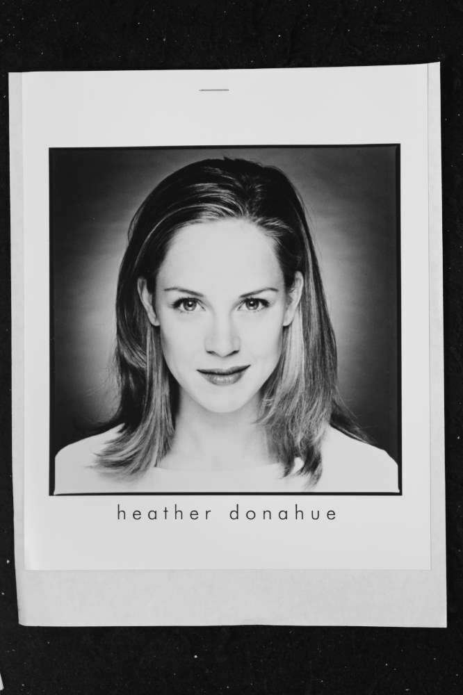 Heather Donahue - 8x10 Headshot Photo Poster painting w/ Resume - Blair Witch Project