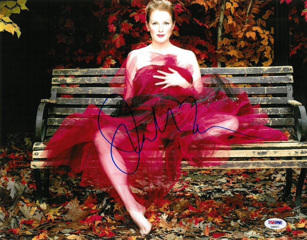 Julianne Moore Signed Authentic Autographed 11x14 Photo Poster painting PSA/DNA #AB90977