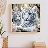 Wei&szlig;er Tiger - speziell geformtes Diamantgem&auml;lde - 30*30cm