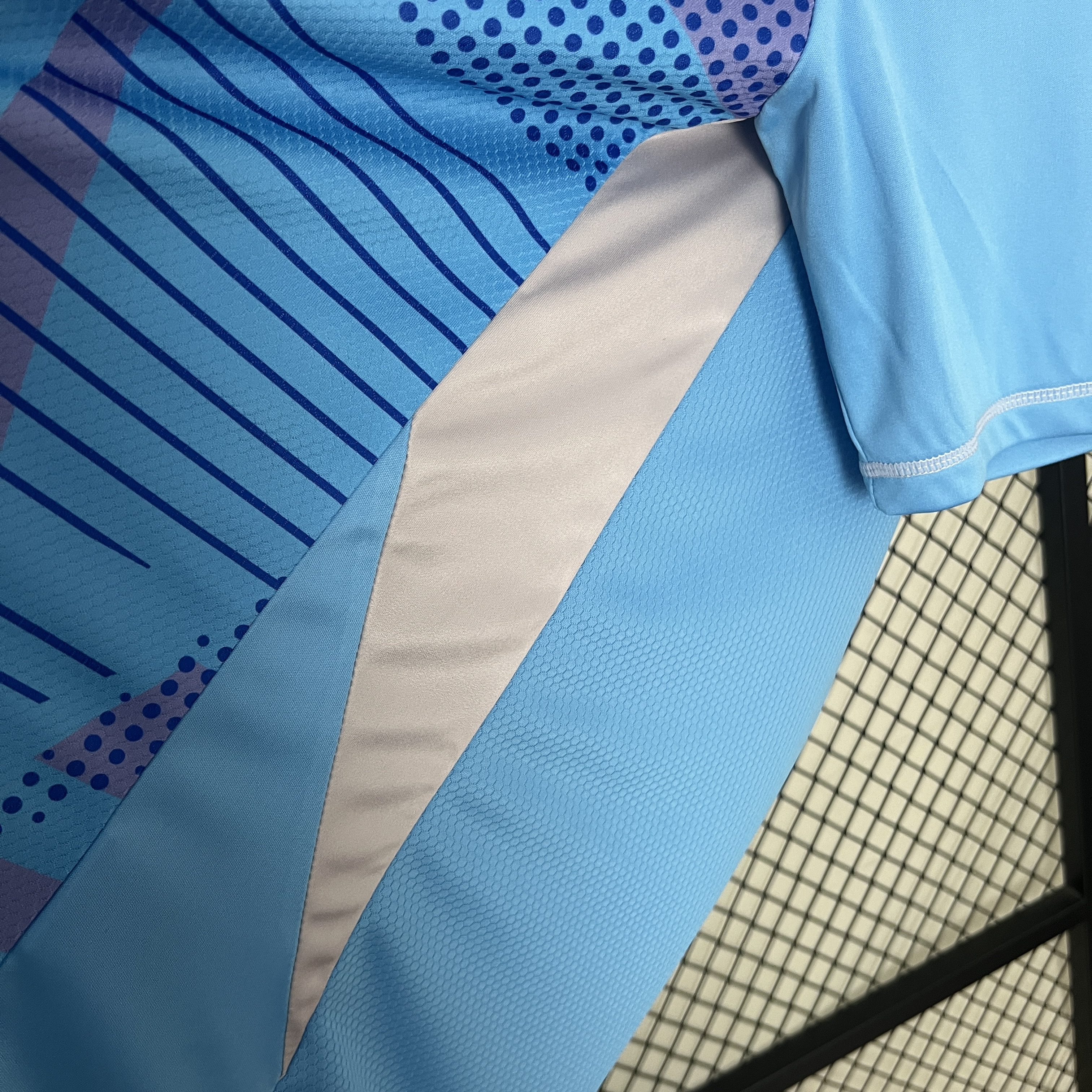 24/25 Real Madrid Goalkeeper Blue Football Shirt Thai quality