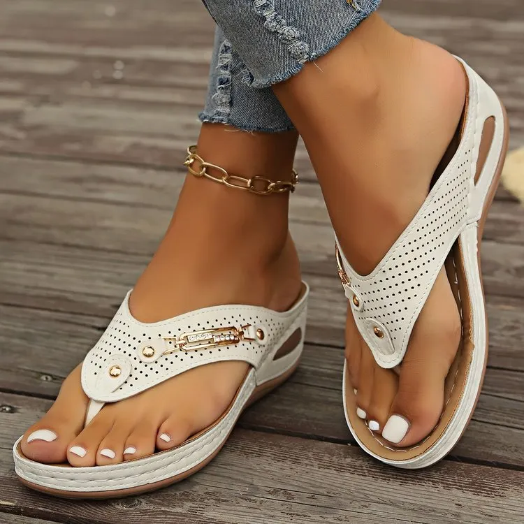 Yyvonne Slippers 2025 Spring And Autumn Leisure Retro Clip Toe Comfortable Light Casual Large Size Cool Slippers Woman