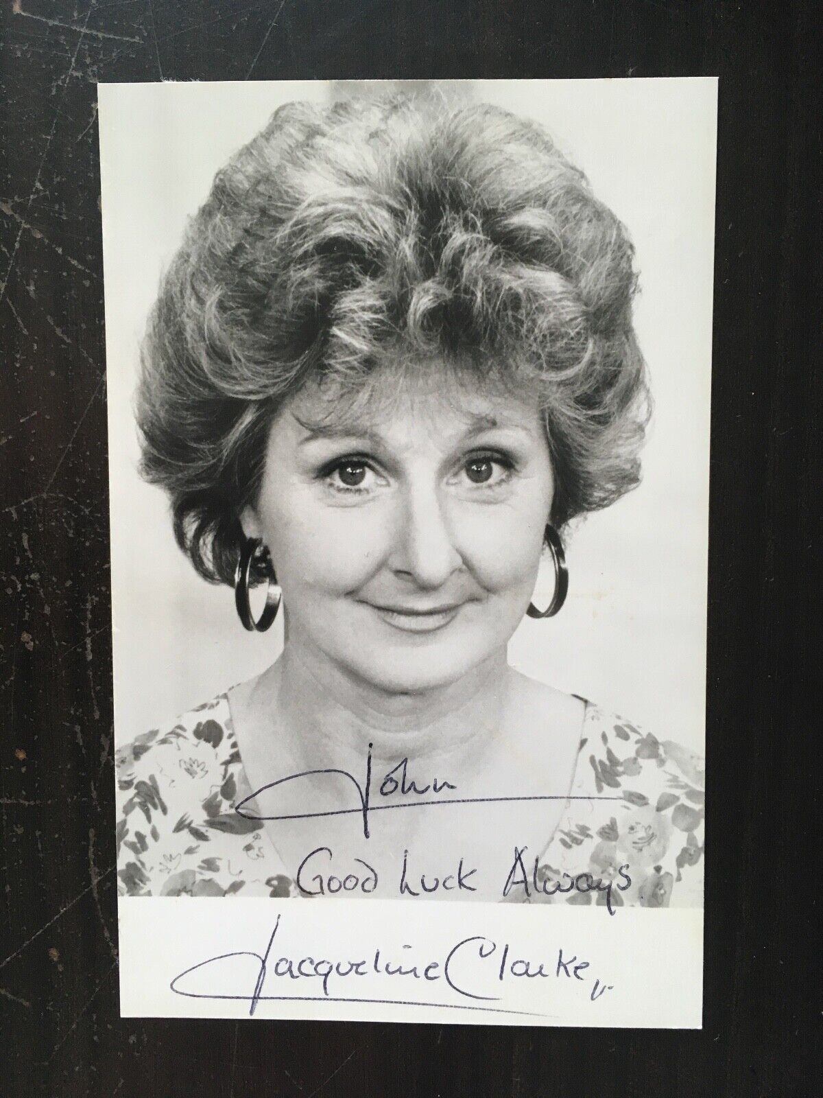 JACQUELINE CLARKE - POPULAR COMEDY ACTRESS - EXCELLENT SIGNED Photo Poster painting