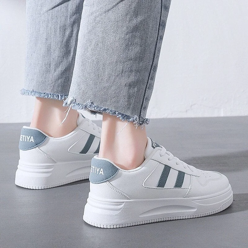 Women Fashion Sneakers Leather Platform Shoes Summer Women White Sneakers Breathable Trainers Light Weight Large Size Sneaker