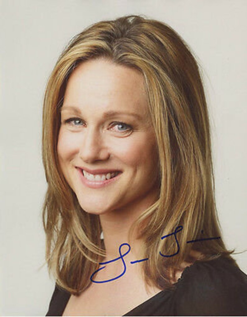 Laura linney signed autographed 11x14 Photo Poster painting